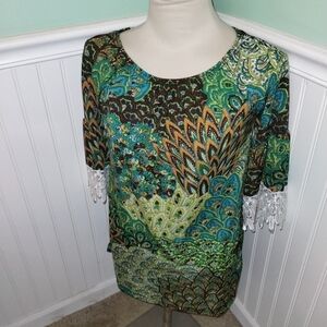 Win Win half sleeve with lace tunic size s-m